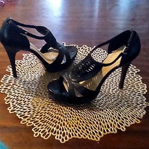 Guess Weaved Leather Heeled Sandals!*